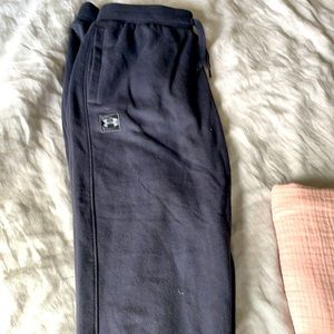 Men's large,black Under Armour joggers. Tags on.